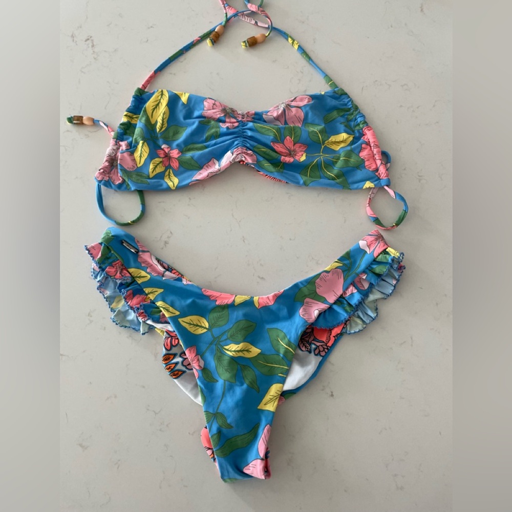 Maaji Bikini set. Reversible , Cheeky "ruched bottom” size M/L